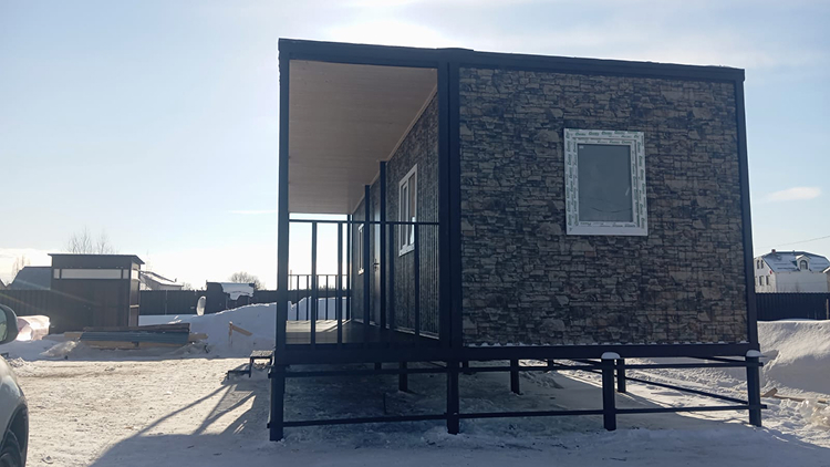 Модульное здание на сваях