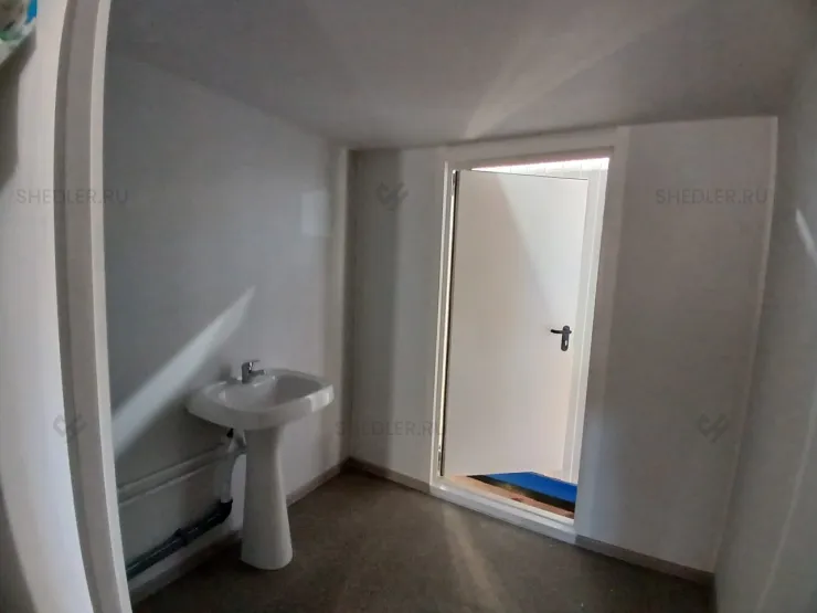 Сантехнический блок-контейнер Shedler СБК-05 из профнастила в Москве с раковинами