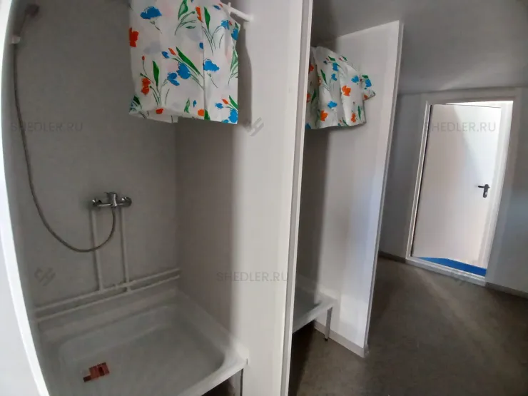 Сантехнический блок-контейнер Shedler СБК-05 из профнастила в Москве с душевыми