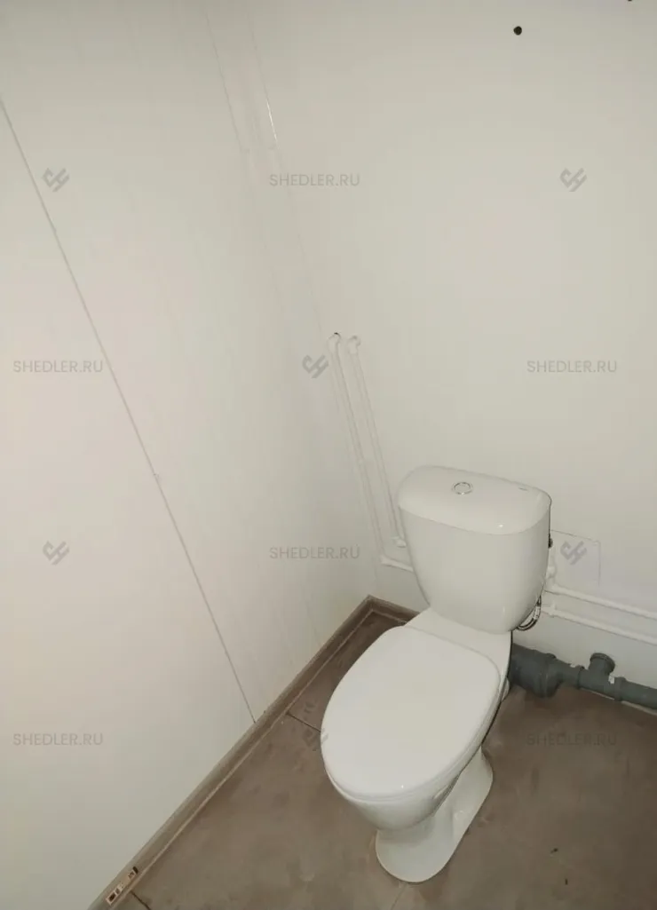 Модульное здание из 12 блок-контейнеров в деревне Пятница, Московская область с санузлами