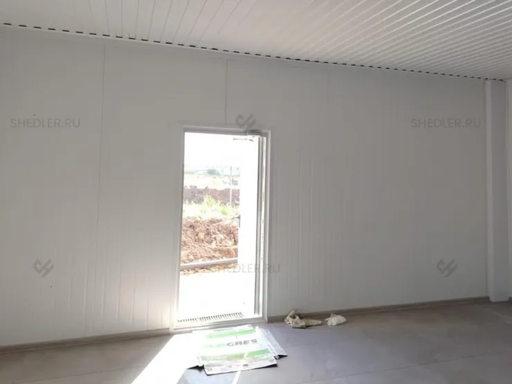 Модульное здание из 12 блок-контейнеров в деревне Пятница