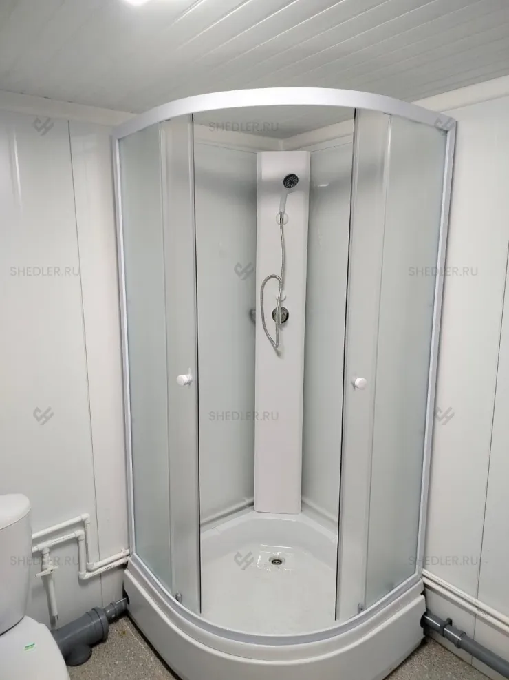 Модульное здание Шедлер на основе БКСП-00 из сэндвич-панелей в селе Лайково, Московская область с душевой